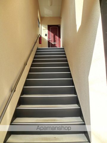 陵南フラットの玄関写真
