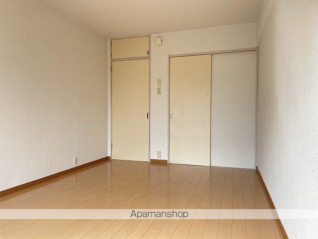 ロイヤルハイツ池田の内装写真