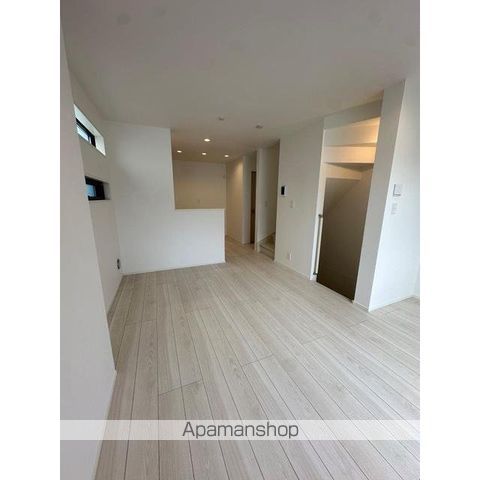 detached 埼玉県草加市谷塚町1088-4

地図を見る