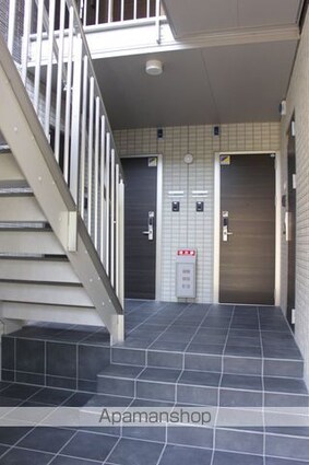 シャイン[1R/28.53m2]のエントランス