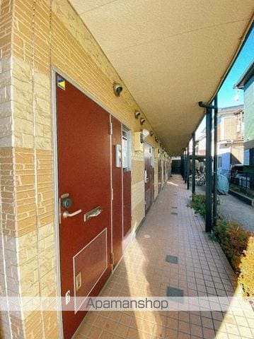 レオパレスオクムラIIの玄関写真
