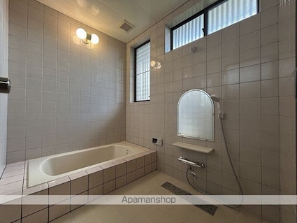 経田１丁目貸家[3LDK/135.34m2]のバス
