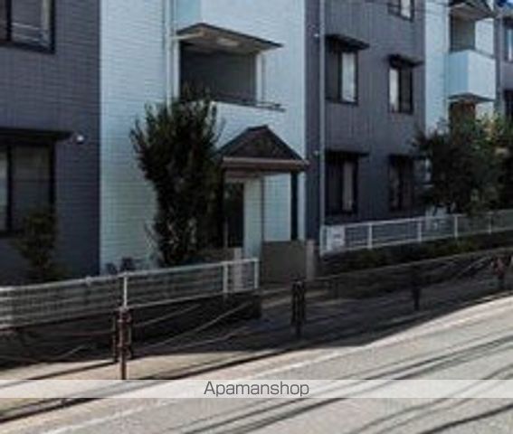 ロイトン Iの玄関写真