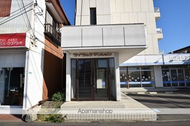 ライラックマンションの玄関写真