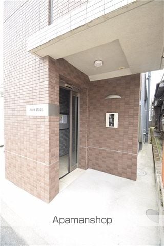プラムステージの玄関写真
