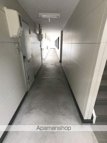 レオパレスルフランの玄関写真