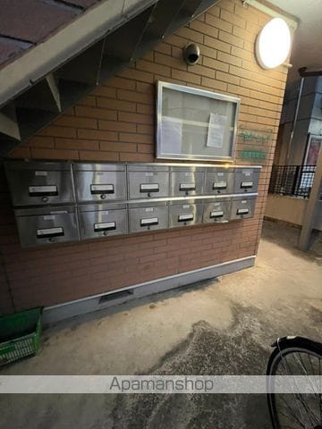六会グリーンハイツの玄関写真