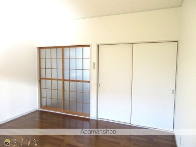 マイルド緑の内装写真