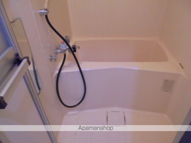 元町アパートメントの内装写真
