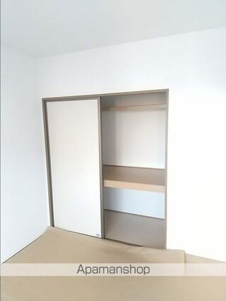 サンシャインハイツ　Ａ棟[2LDK/56.3m2]の収納