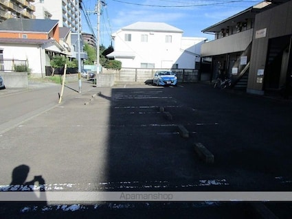 マーベラスＴ[1K/25.5m2]の駐車場