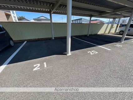 プリマ上士幌Ｃ棟[2LDK/75.4m2]の駐車場1