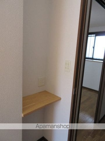 御殿場線 裾野駅 徒歩31分 3階建 築17年の内装写真