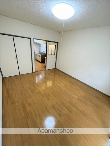 ホワイトスクエアの内装写真