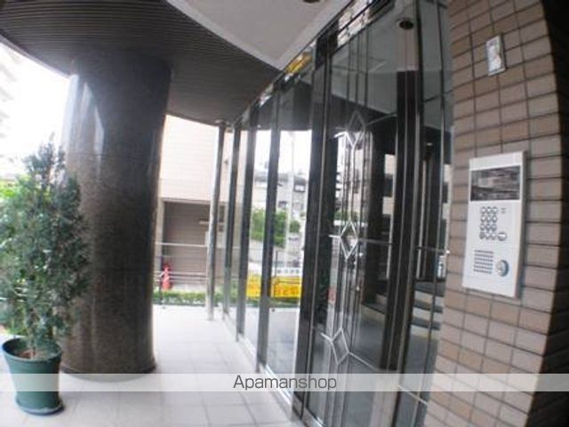 グローリー甲子園の玄関写真