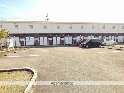 レオパレスプリマヴェーラ[1K/23.71m2]の駐車場2