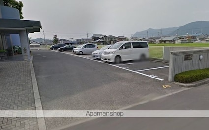 ピュアハイツ観音寺[3LDK/65.9m2]の駐車場