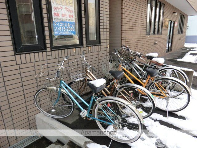 フォレスト栄弐番館の玄関写真