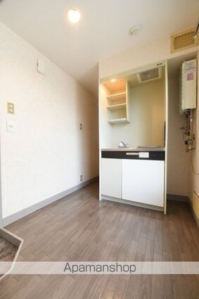 カルタス２１駒場東大前[1R/14m2]のリビング・居間4