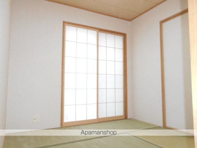 飯山満町戸建の内装写真