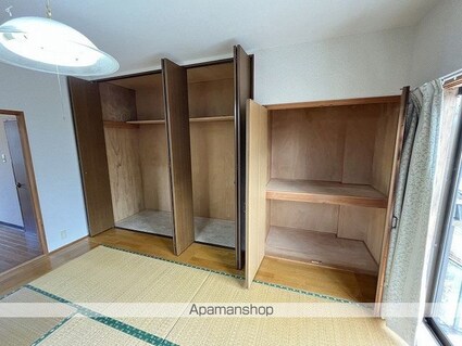 城ヶ丘ハイツ[2K/48.6m2]の収納