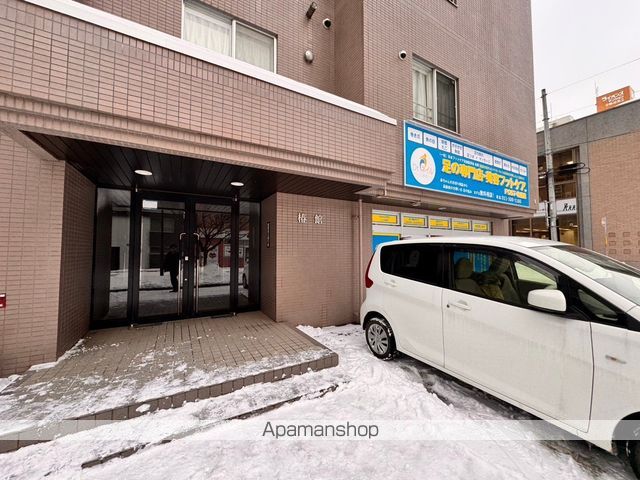 札幌市東西線 南郷７丁目駅 徒歩6分 9階建 築34年の玄関写真