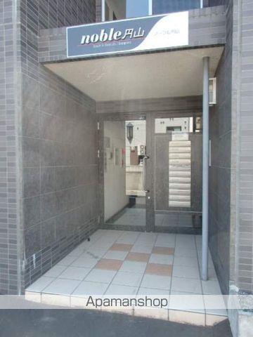 ノーブル円山の玄関写真