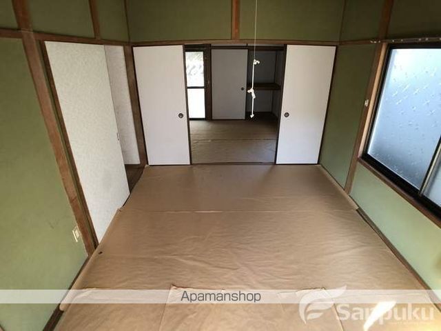 松山市 2階建 築40年の内装写真