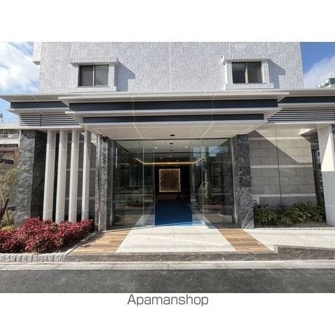 スプランディッドライズ新大阪ノースの玄関写真