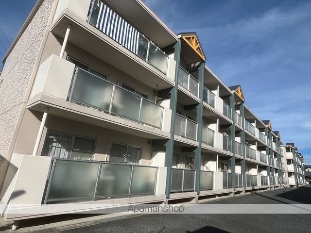 雅マンションの外観写真