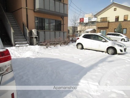 カンナ[1LDK/43.7m2]の駐車場1