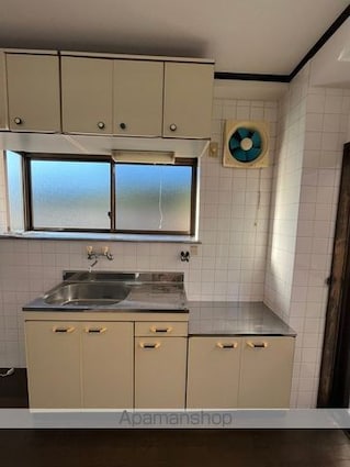 ロイヤルコーポ琴の浦Ⅱ[1LDK/32.6m2]のキッチン