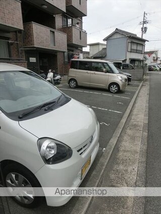 和歌山県和歌山市餌差町１丁目[2DK/50.47m2]の駐車場2