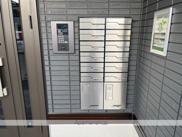 シェノン栗東の玄関写真