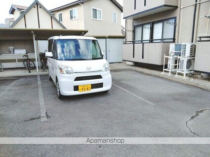 Ｅｌ　ｄｕｏ・Ａｐｉｓ[2DK/45.42m2]の駐車場1