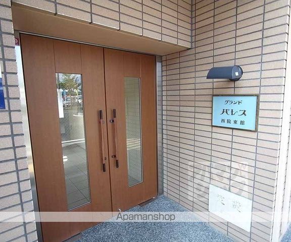 グランドパレス西院 東館の外観写真