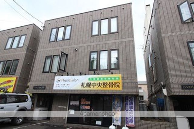 ツインズ南8条壱番館の外観写真