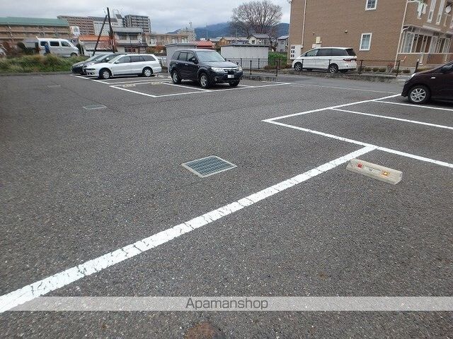 レオパレスミルキーウェイ[1K/20.81m2]の駐車場