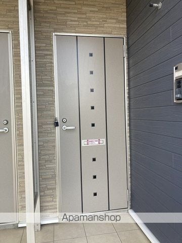 ラヴェルIの玄関写真