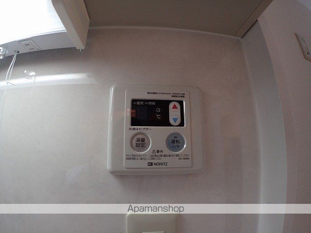 シャルル四条畷駅前の内装写真
