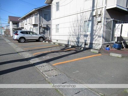 アパートメントハウス仁安Ａ[2LDK/57.27m2]の駐車場