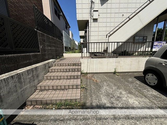フラッツ三ツ池の玄関写真