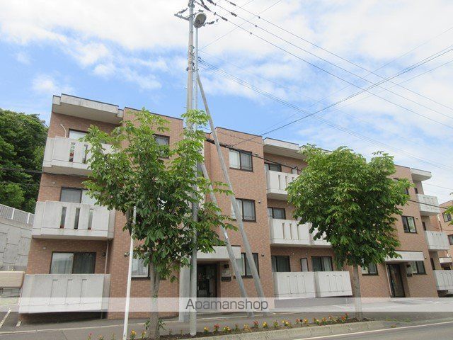 サテライトターミナル B棟の外観写真
