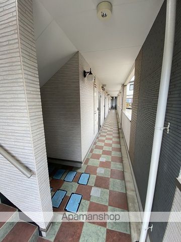 ラティアスの玄関写真