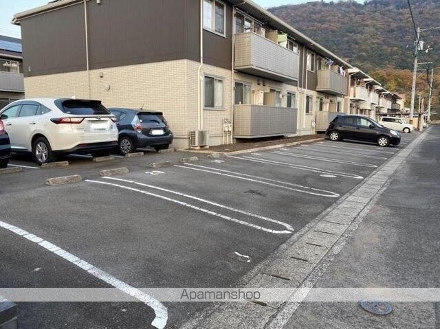 シャインポート屋島　Ｇ・Ｈ棟[2DK/50.42m2]の駐車場