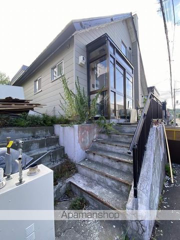 函館本線 稲穂駅 徒歩21分 2階建 築51年の玄関写真