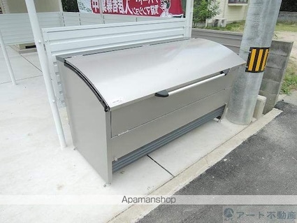 愛媛県松山市東長戸２丁目[2LDK/62.2m2]の共用部3