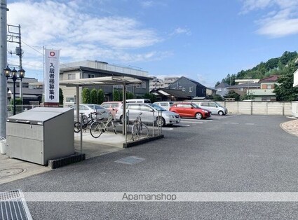 クラインベルク[2LDK/57m2]の駐車場2