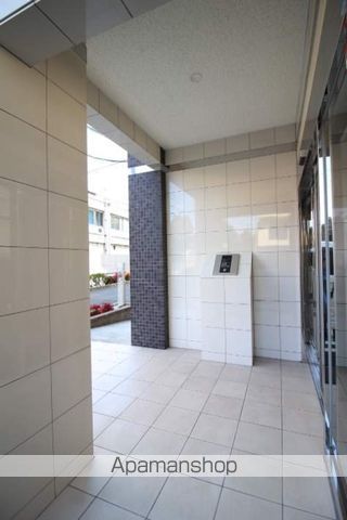 レジデンスアイリス医大南の玄関写真