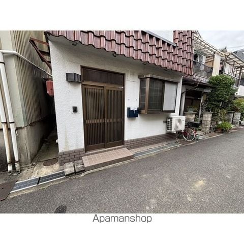 近鉄難波・奈良線 若江岩田駅 徒歩10分 2階建 築55年の玄関写真